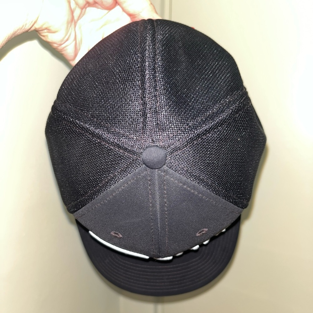 Foot Joy FJ Titleist Pro V1 FJ Hat CapStrap Back Black Embroidered Logo Golf S/M - Picture 7 of 7